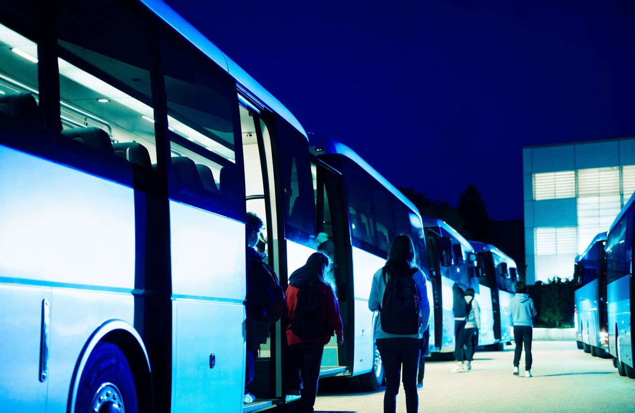 Autobuses del transporte foráneo frente a la sede